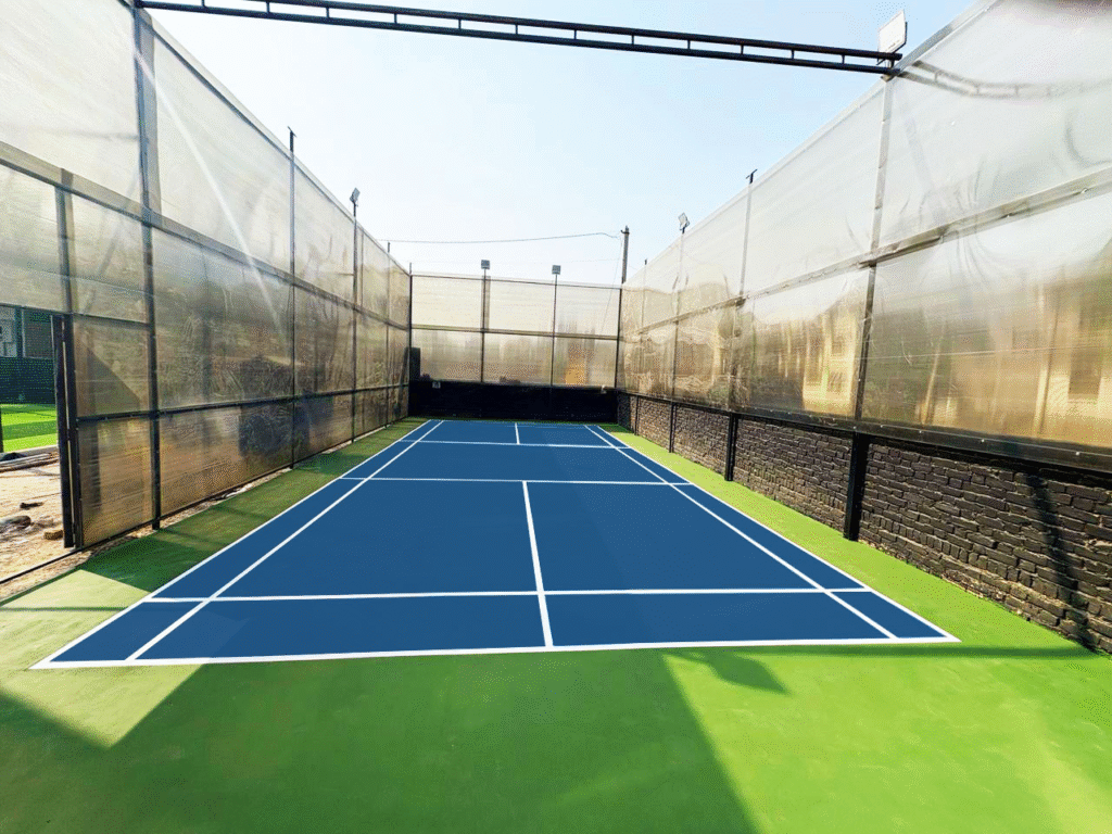 tennis vs badminton​